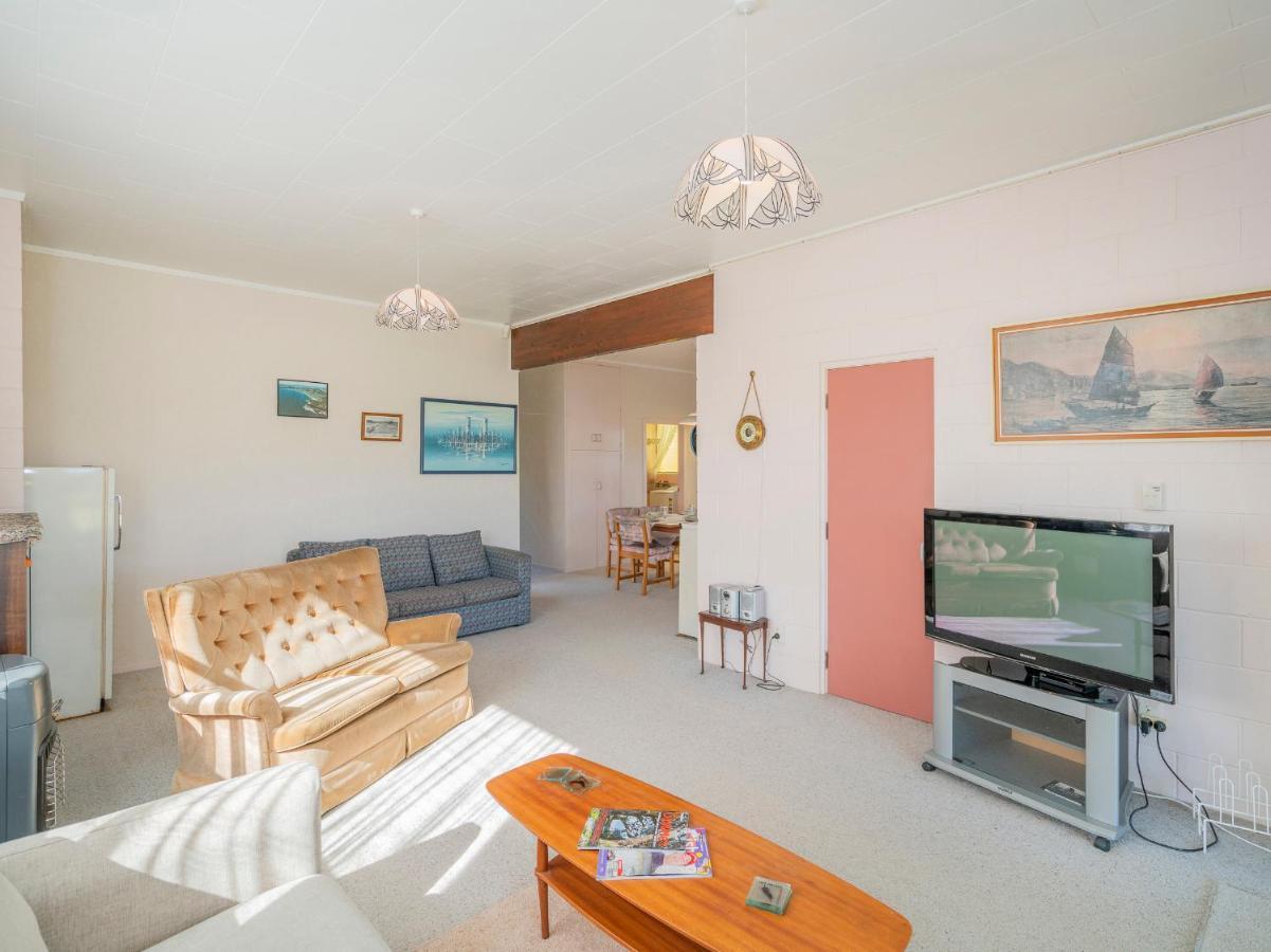 Cosy At Cooks - Cooks Beach Downstairs Unit エクステリア 写真