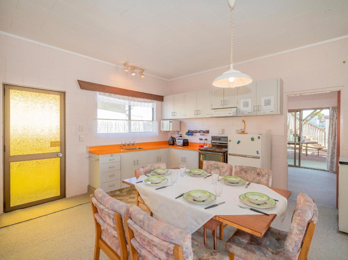 Cosy At Cooks - Cooks Beach Downstairs Unit エクステリア 写真