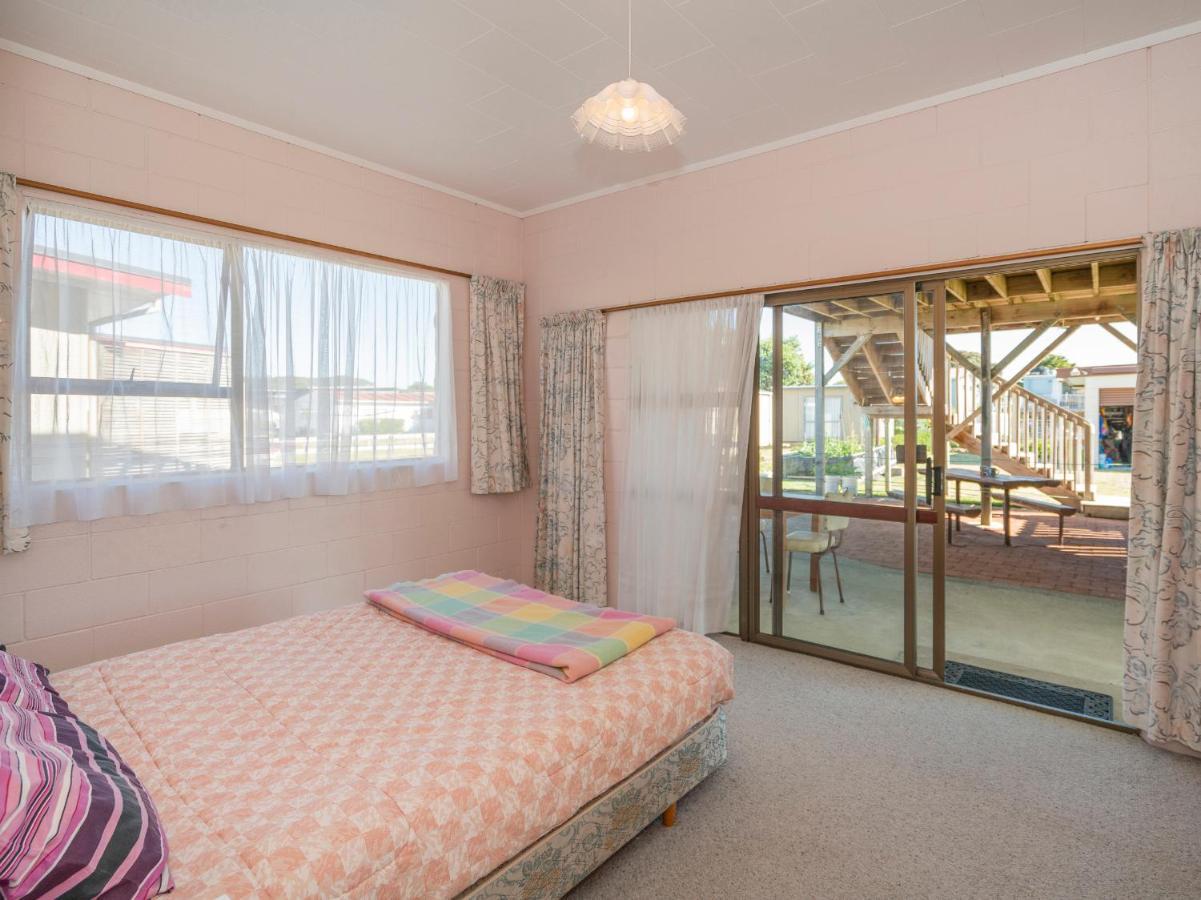 Cosy At Cooks - Cooks Beach Downstairs Unit エクステリア 写真